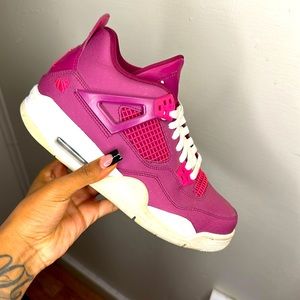 Jordan Nike Air
Jordan IV 4 Retro
Valentine's Day